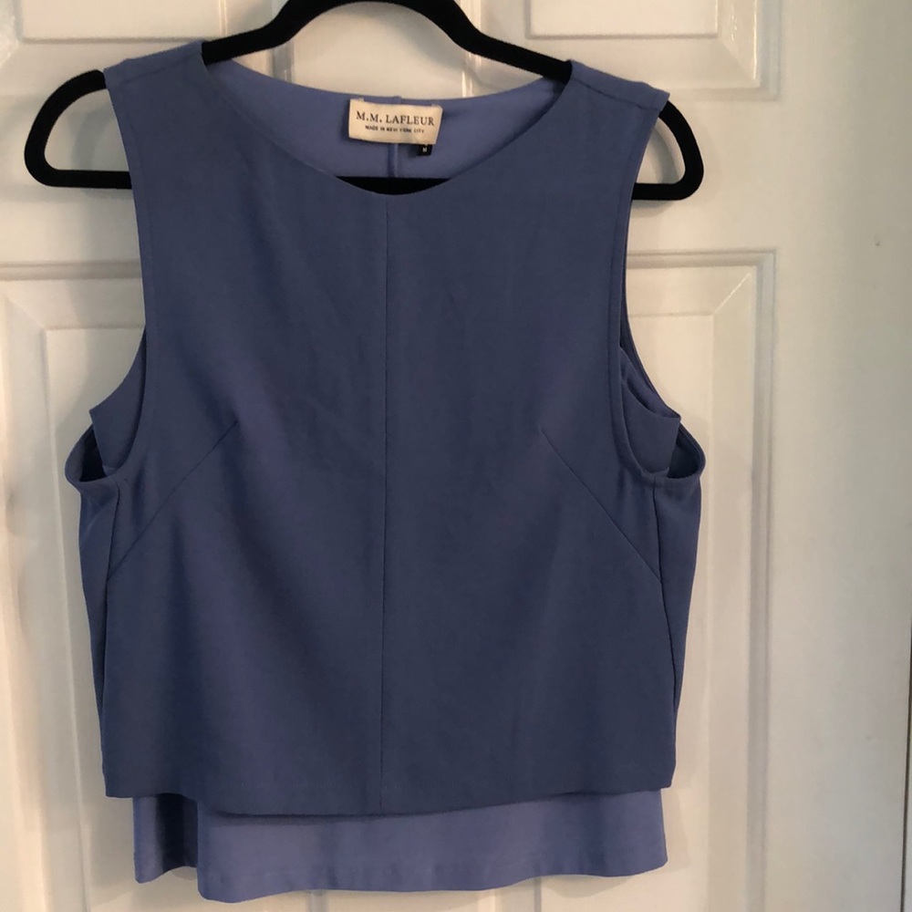 Sleeveless, two layer top